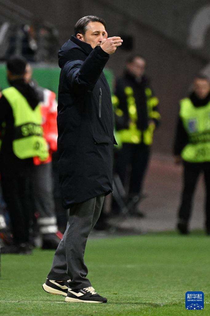 ac 米兰中文官网首页注册-德国杯加时末段走向成谜，浙江队队长鼓劲，气氛紧张，身体对抗强度拉满